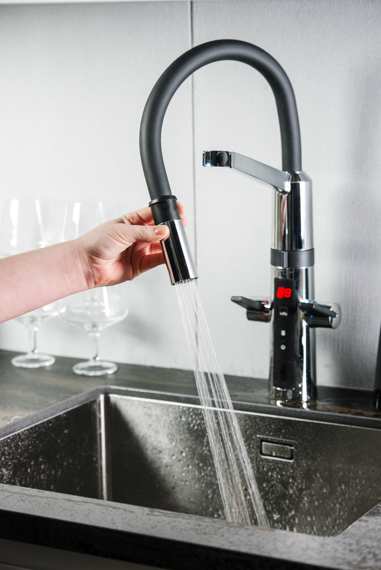 Keittiöhana Oras Optima 2728F kääntyvällä juoksuputkella