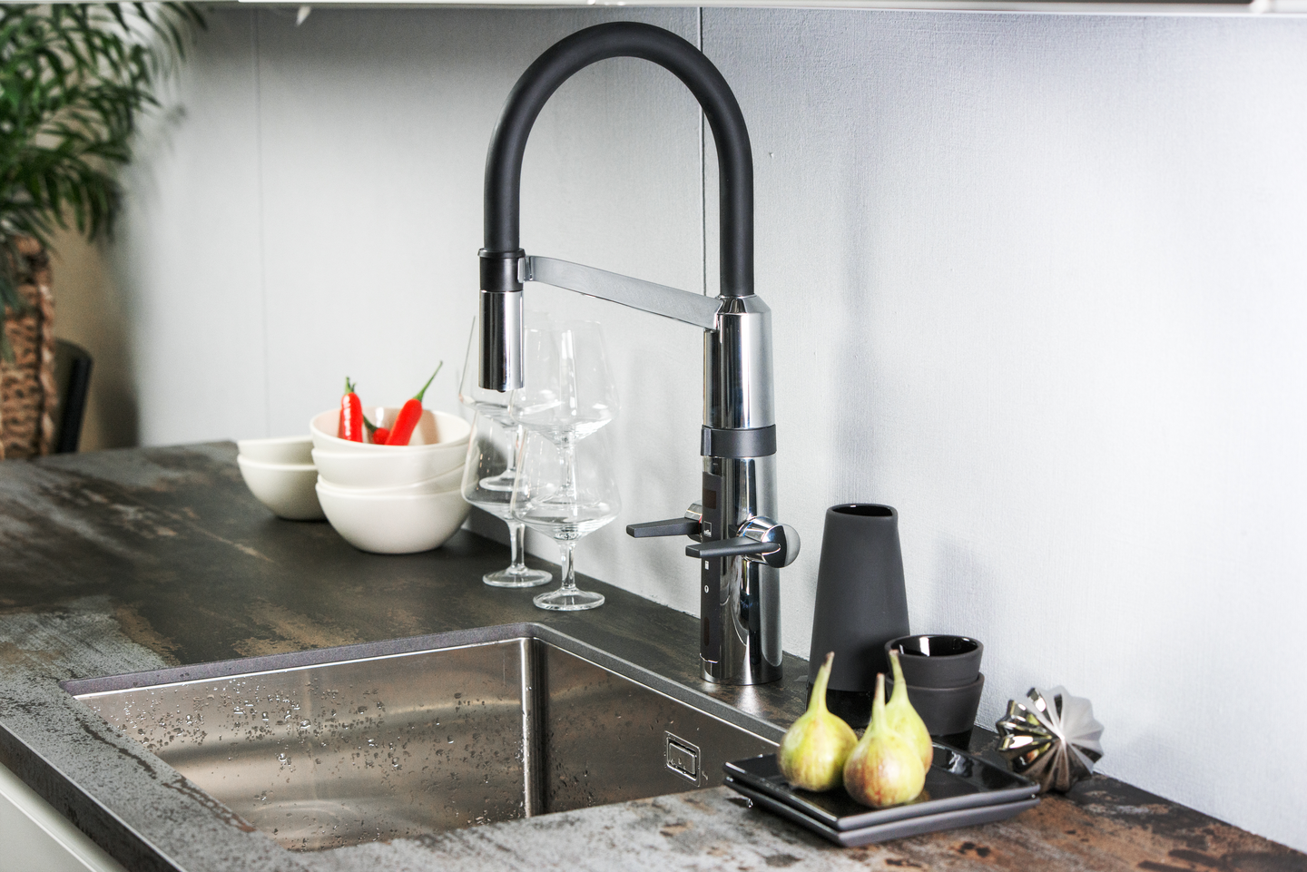 Keittiöhana Oras Optima 2728F kääntyvällä juoksuputkella