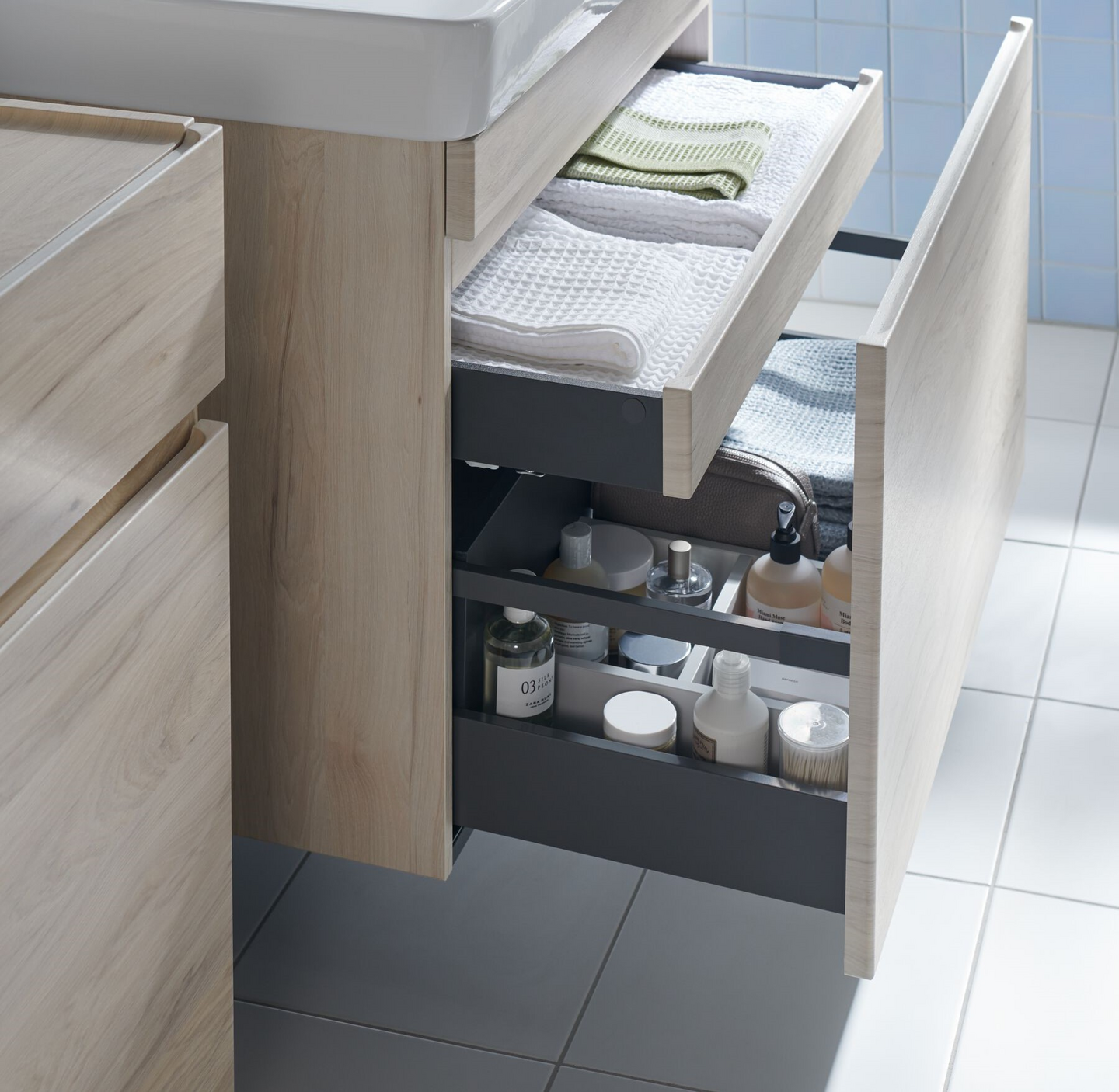 Allaskaappi Geberit Renova Plan L58,5 K60,6 S44,6cm vaalea hikkoripuu