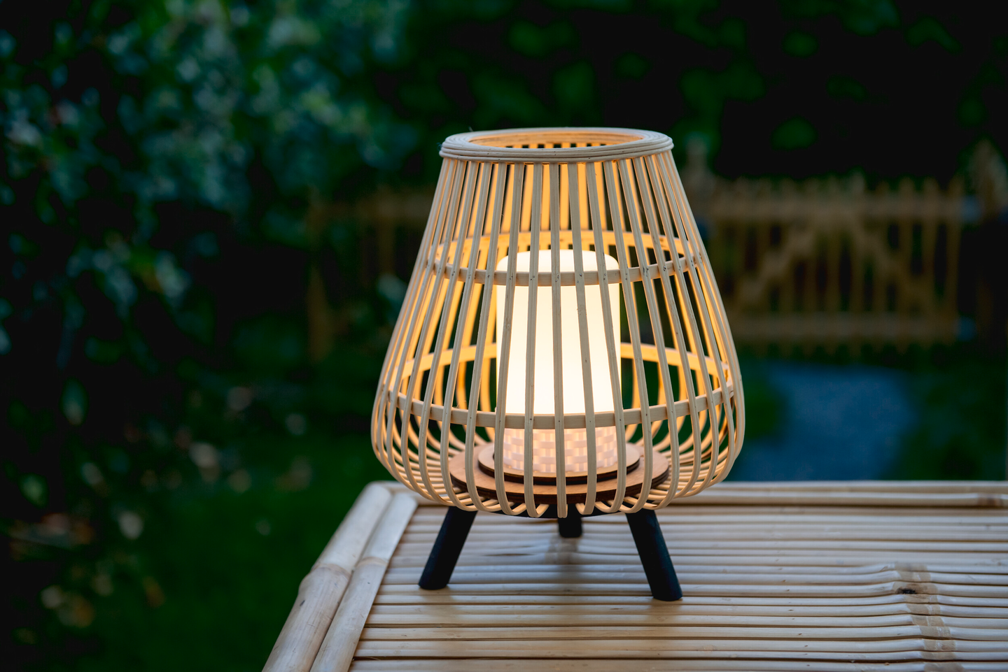 Pöytälyhty Airam Sorrento bambu 30cm paristokäyttöinen