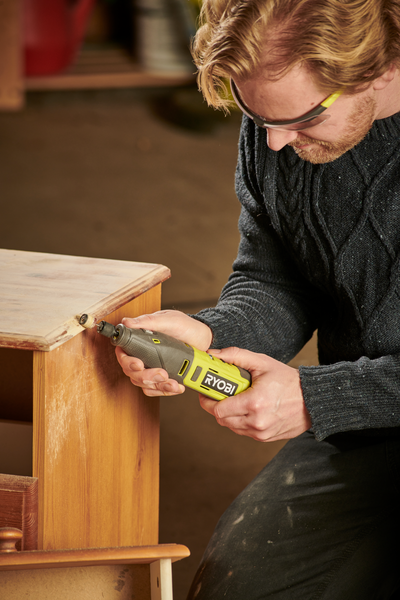 Pienoisporakone Ryobi RRT12-120BA3/35 12V USB