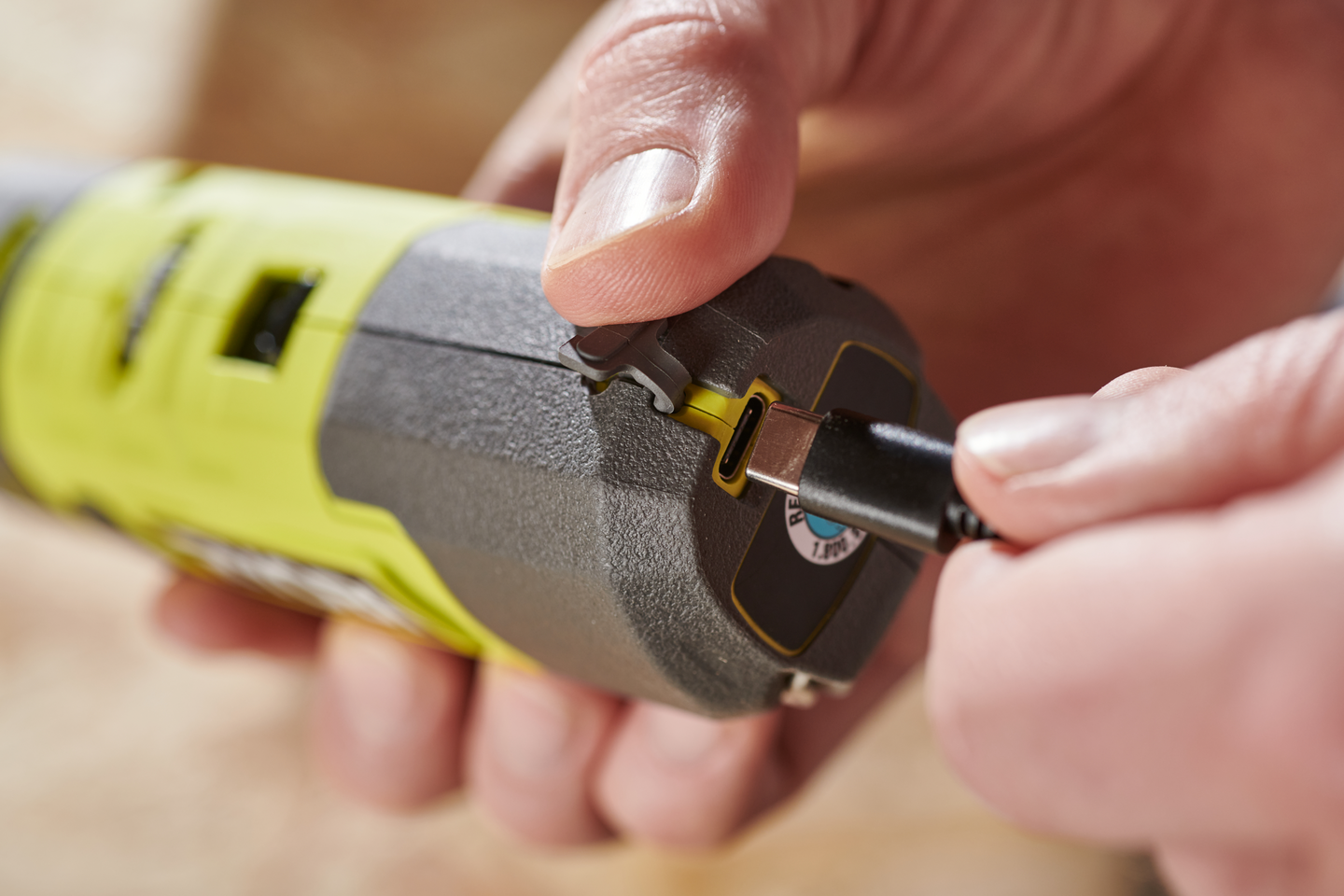 Pienoisporakone Ryobi RRT12-120BA3/35 12V USB