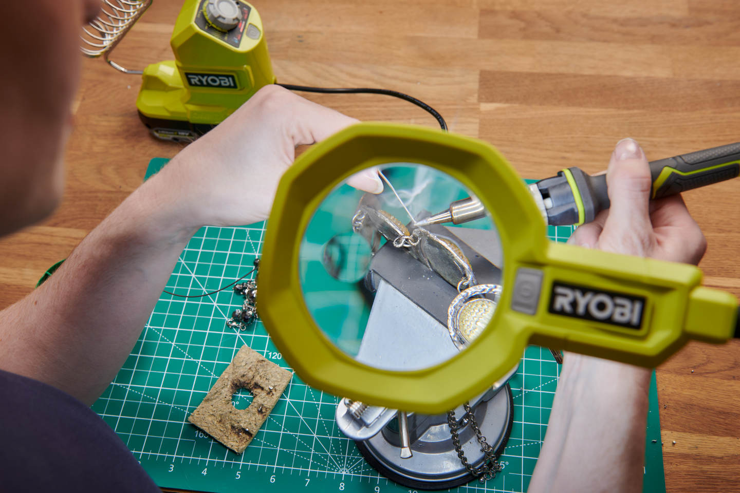 Suurennuslasivalaisin Ryobi RML18-0 18V runko