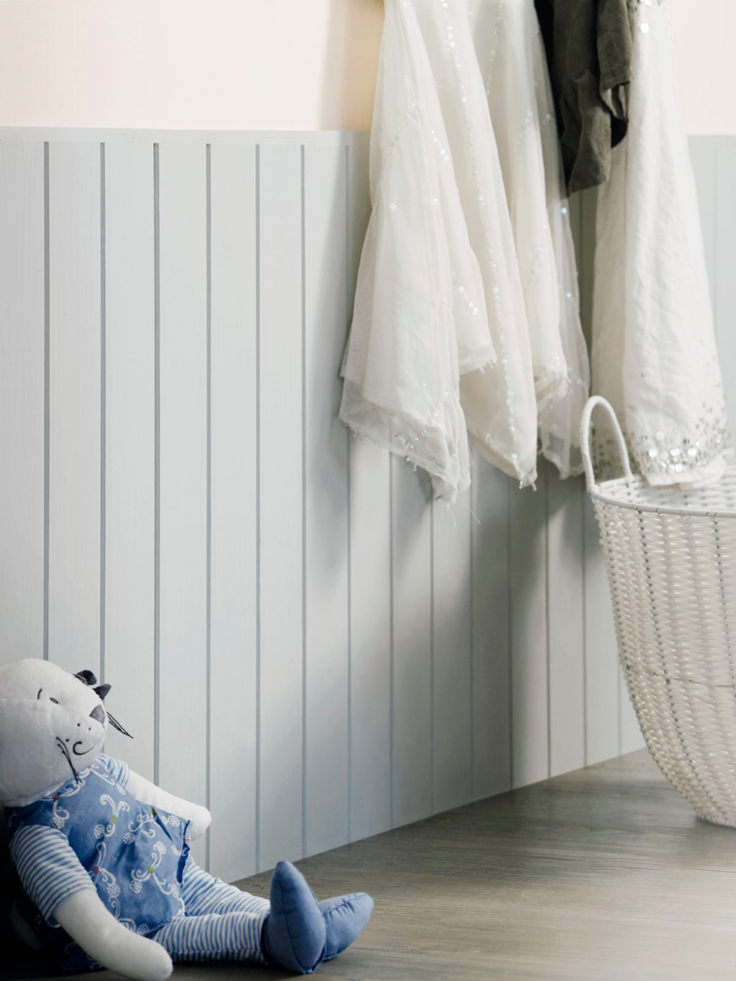 Helmi 30 Kalustemaali puolihimmeä