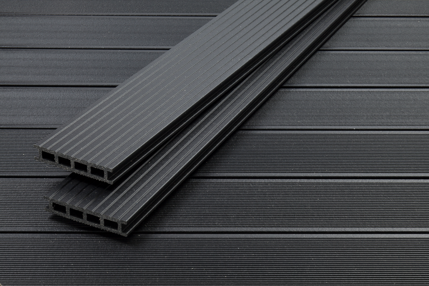 Terassilauta UPM ProFi Deck yönmusta 28x150x4000