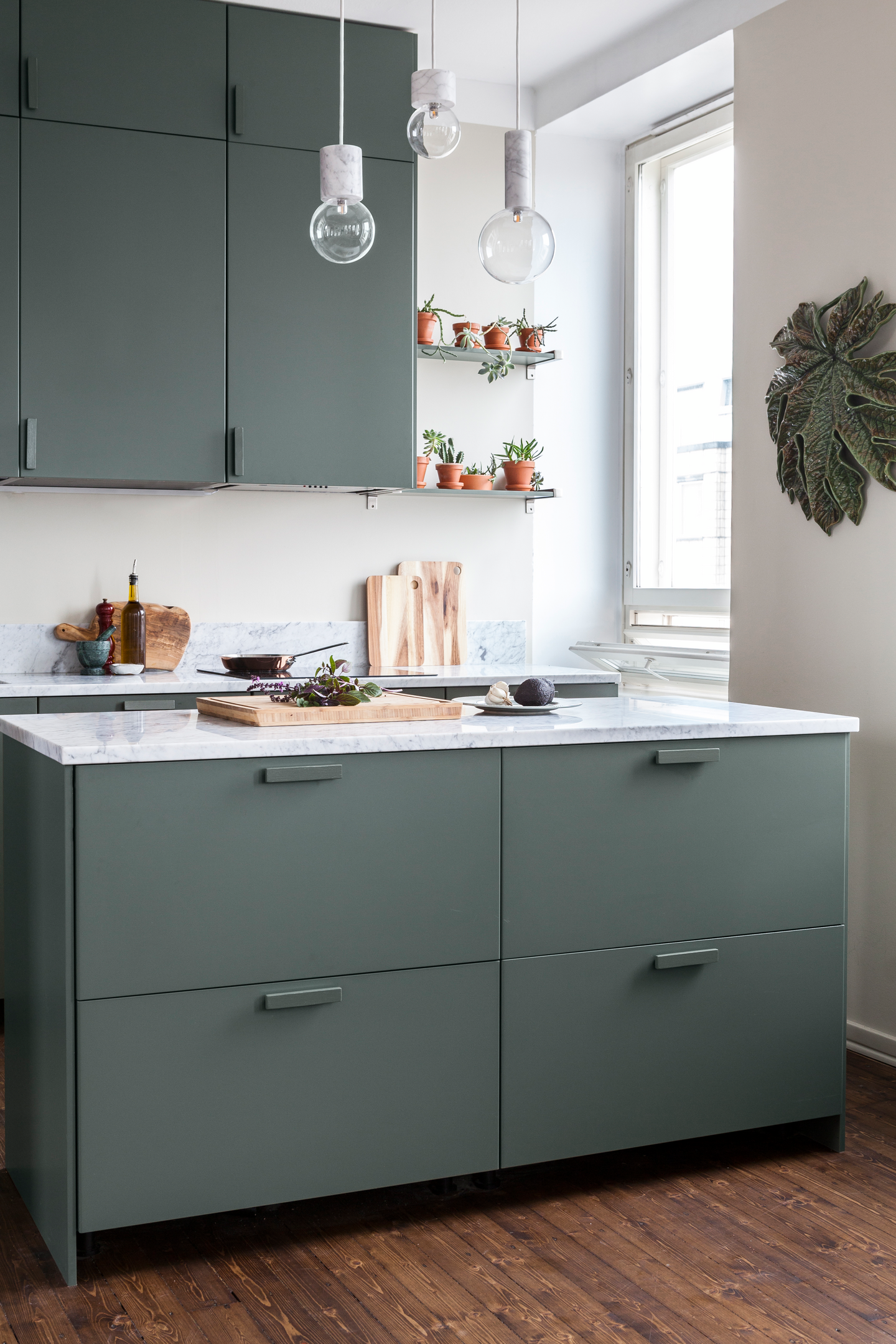 Helmi 30 Kalustemaali puolihimmeä