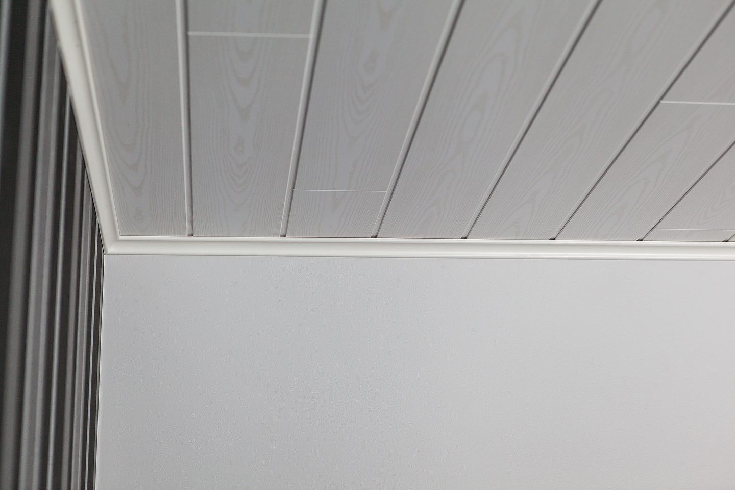 Kattolista Cello 12x40x3300mm MDF melamiini puhdas valkoinen 50402