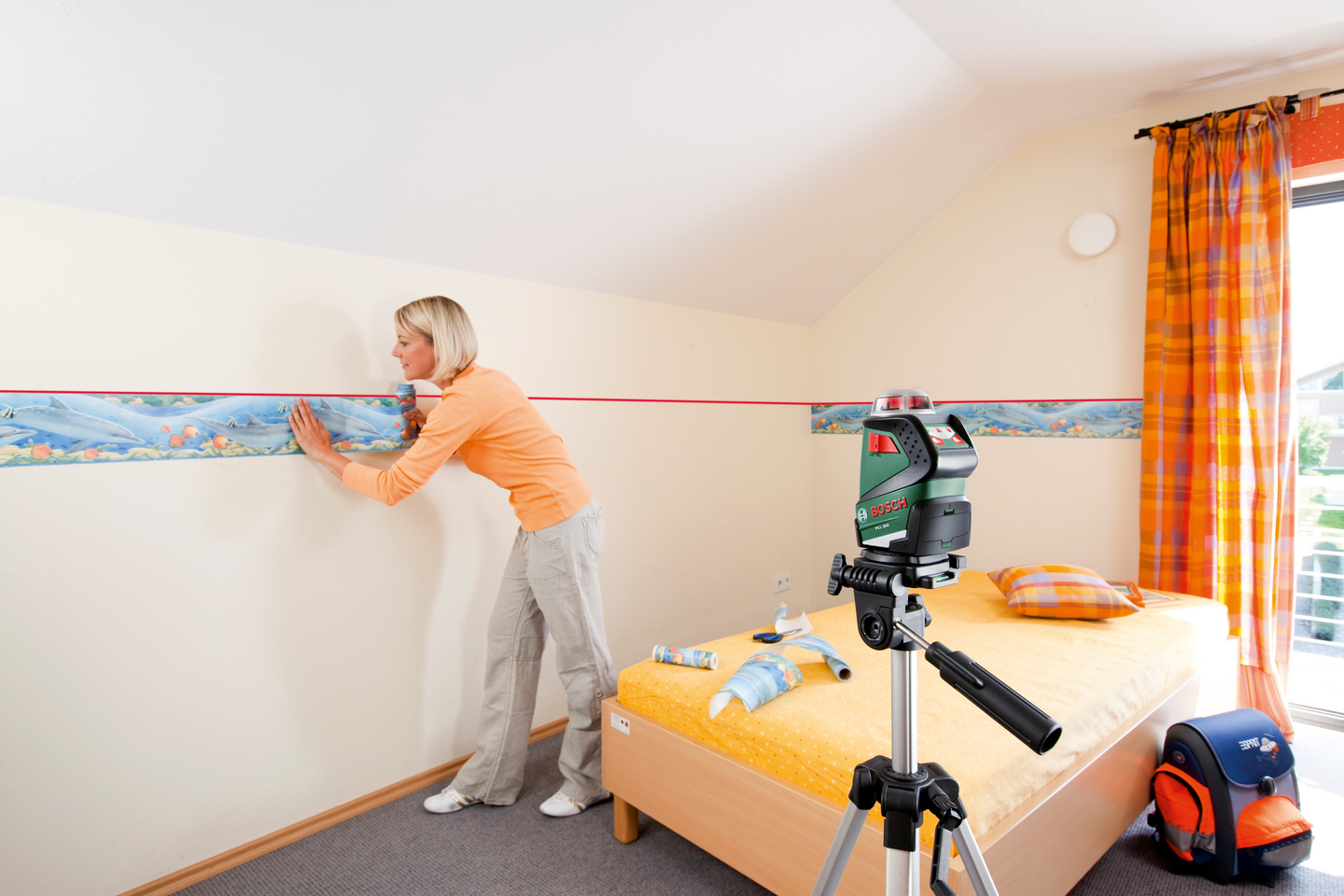 Лазерный уровень под градусом. Лазер Bosch PLL 360. Bosch PLL 360 Set. Лазерный нивелир Bosch PLL 1. Уровень лазерный линейный Bosch PLL 360 Set 0603663001