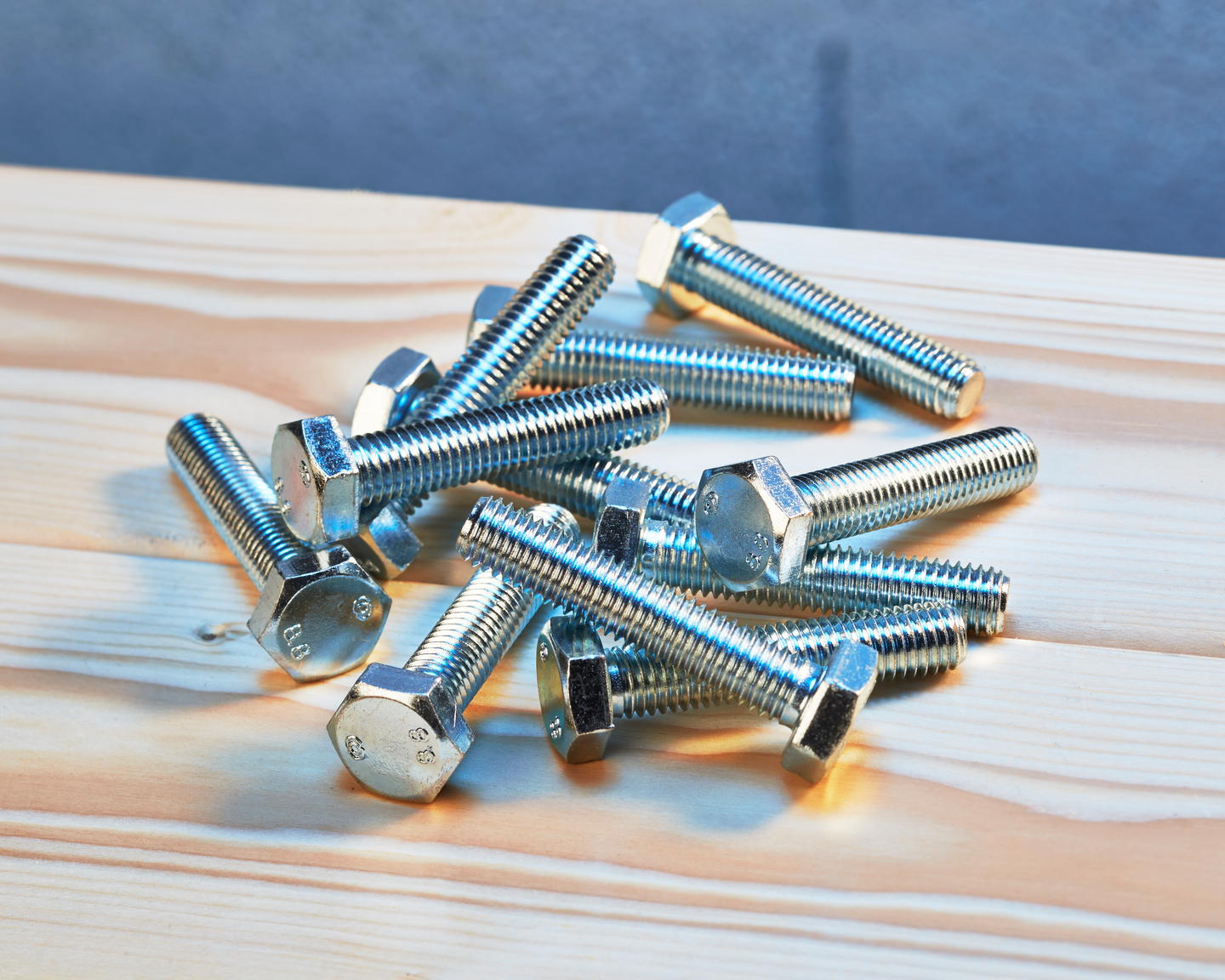 Kuusioruuvi Fix master 6x80 ss 8.8 100kpl 1,90kg