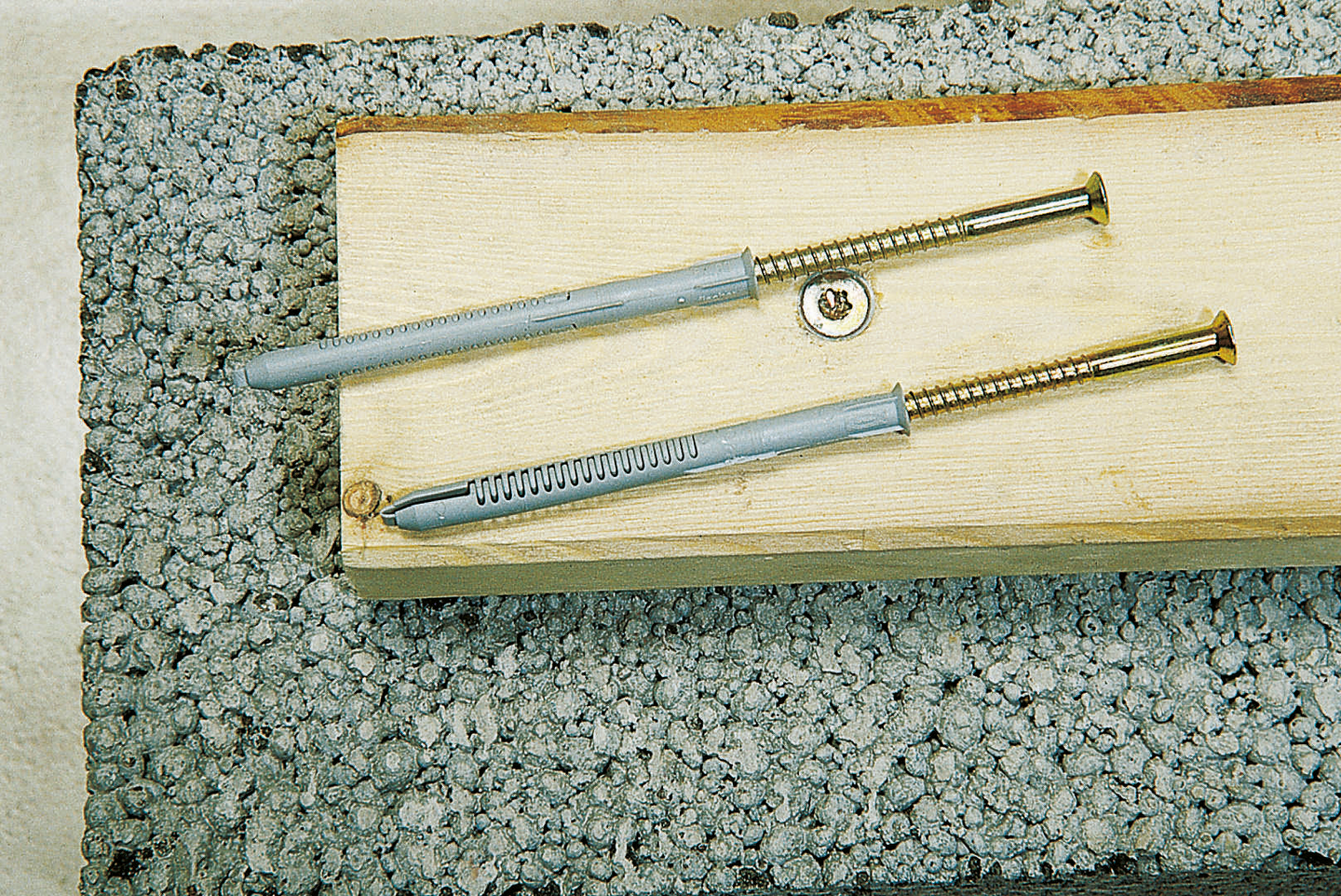 Karmitulppa Fischer FUR 8x80 uppokanta sähkösinkitty 50kpl