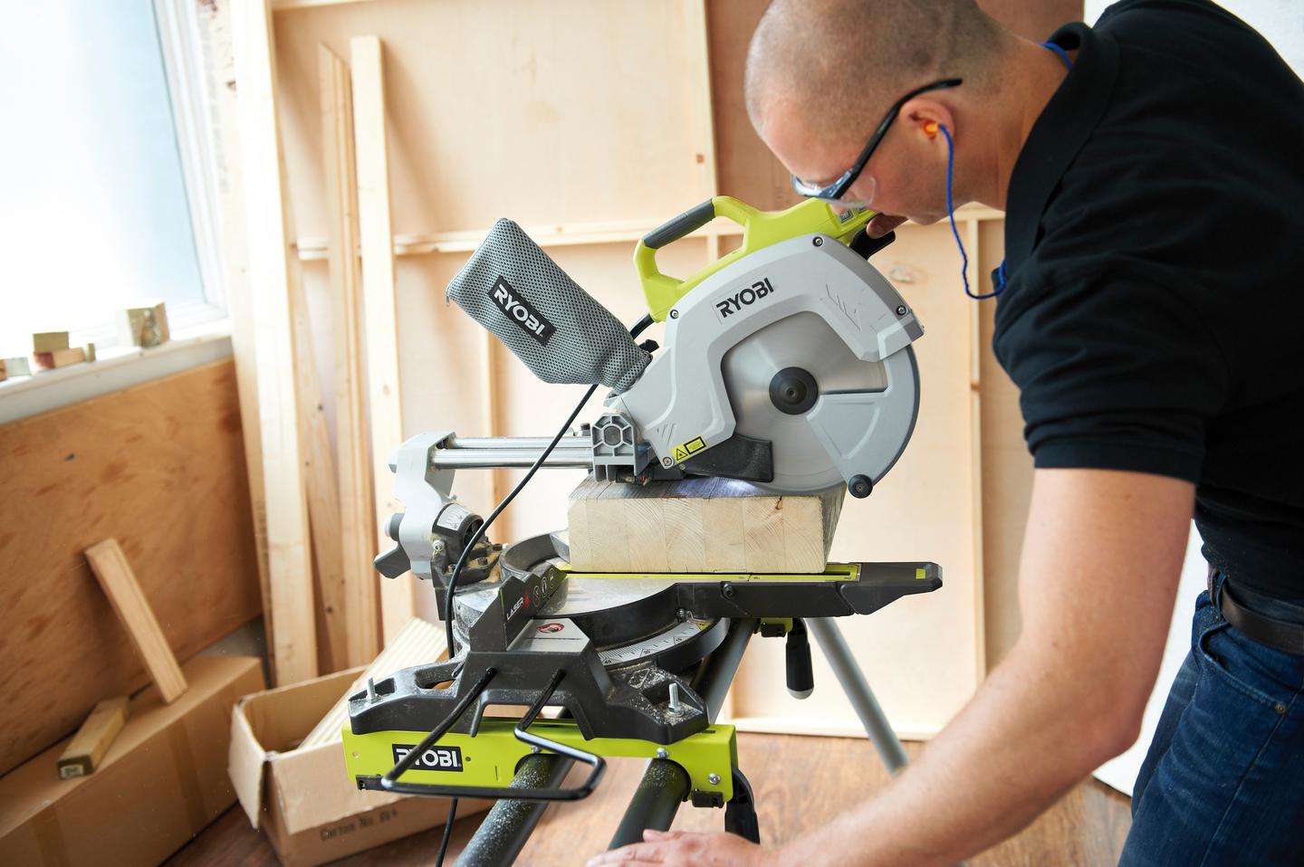 Katkaisu- ja jiirisaha Ryobi EMS254L 2000W 254mm terä