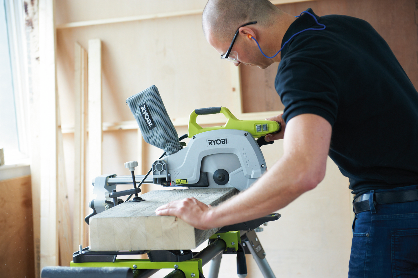 Katkaisu- ja jiirisaha Ryobi EMS254L 2000W 254mm terä