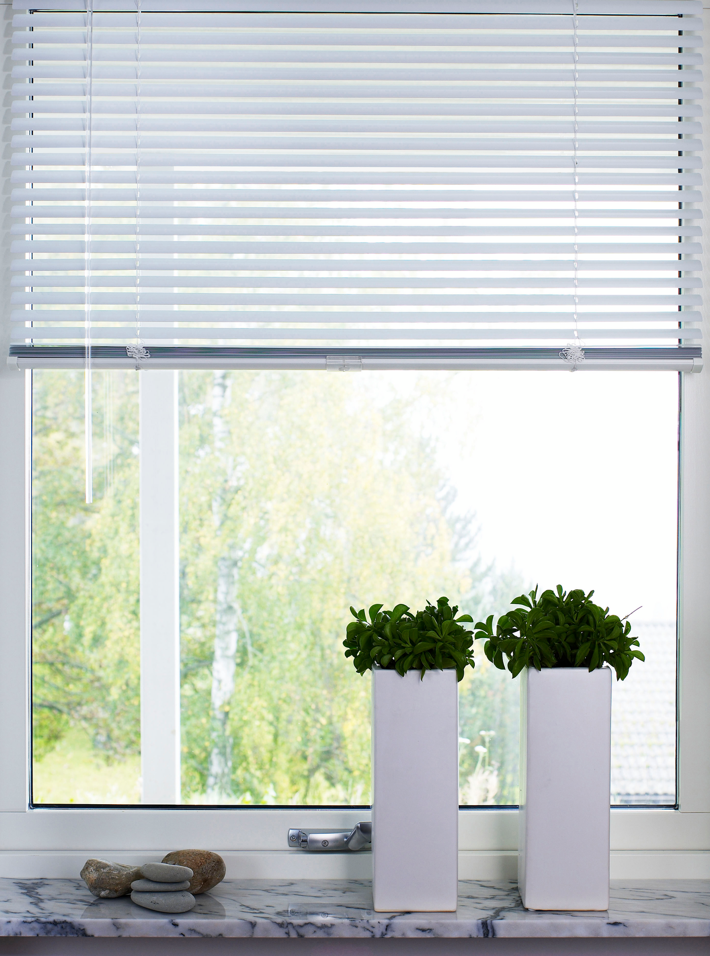 Sälekaihdin Kirsch alumiini 25mm 80x160cm 680081 valkoinen