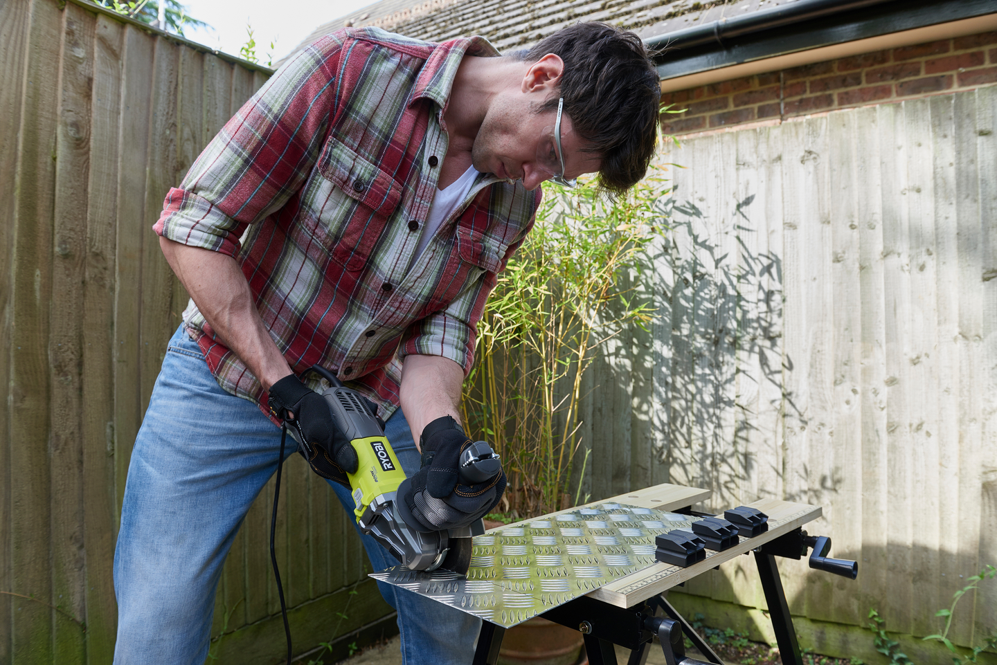 Kulmahiomakone Ryobi RAG800-125G 800W