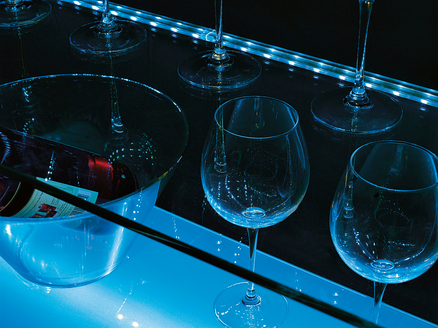 Led-nauhasetti EGLO RGB 3m 13,5W 250lm