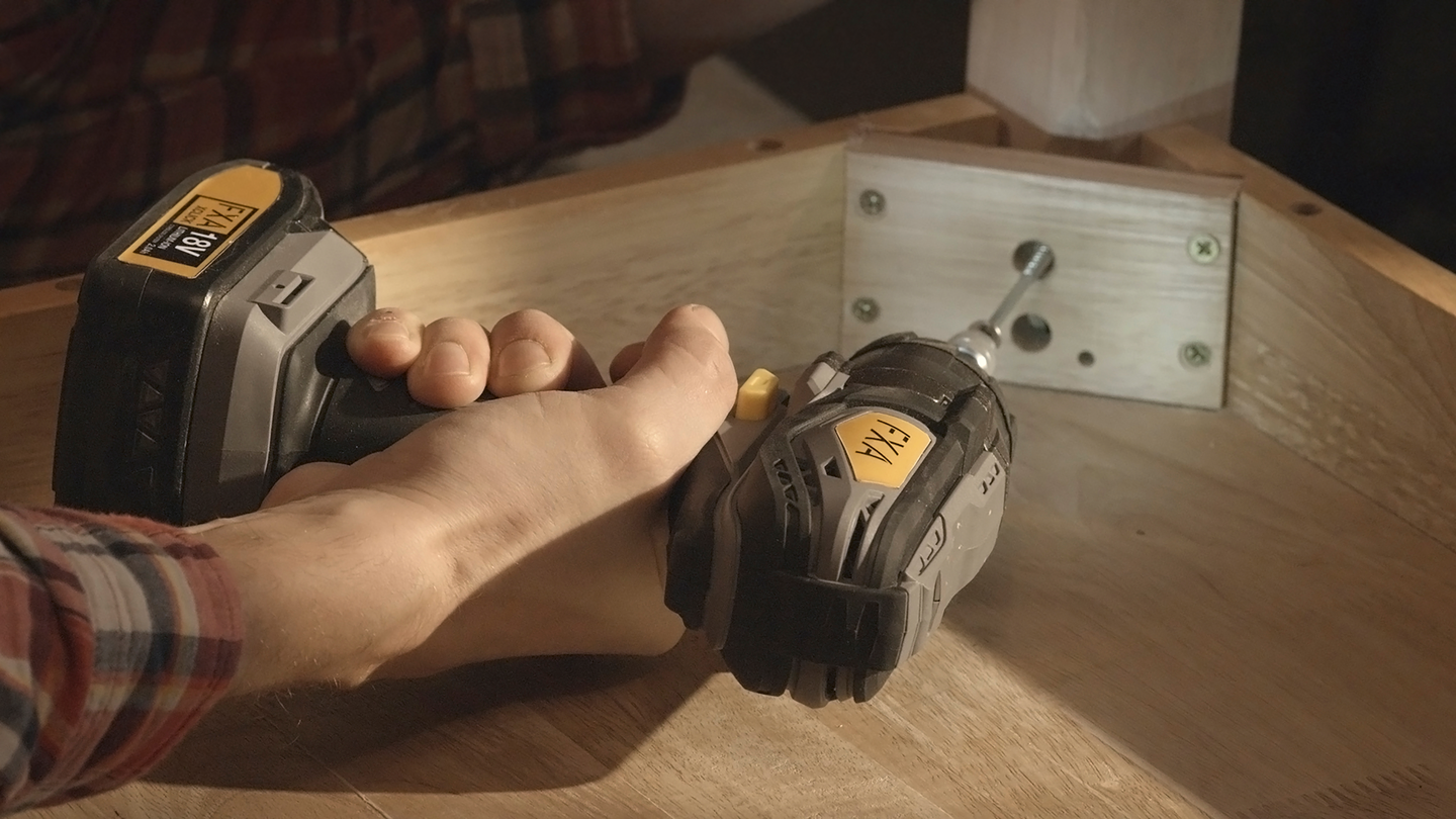 Akkuiskuruuvinväännin FXA 18V XCLICK runkoversio ilman akkua