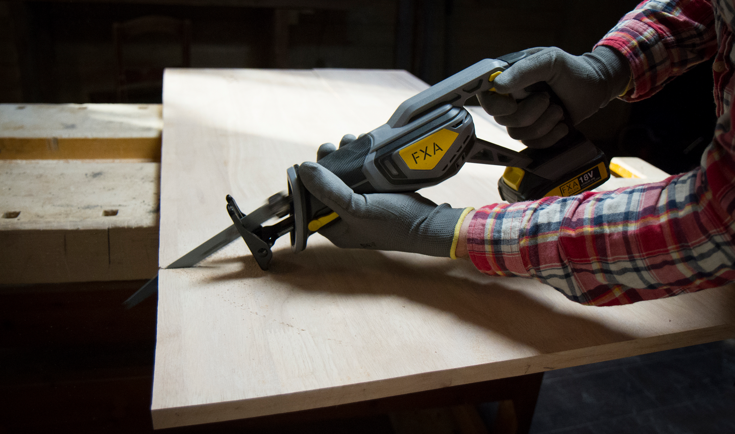 Akkupuukkosaha FXA 18V XCLICK runkoversio ilman akkua