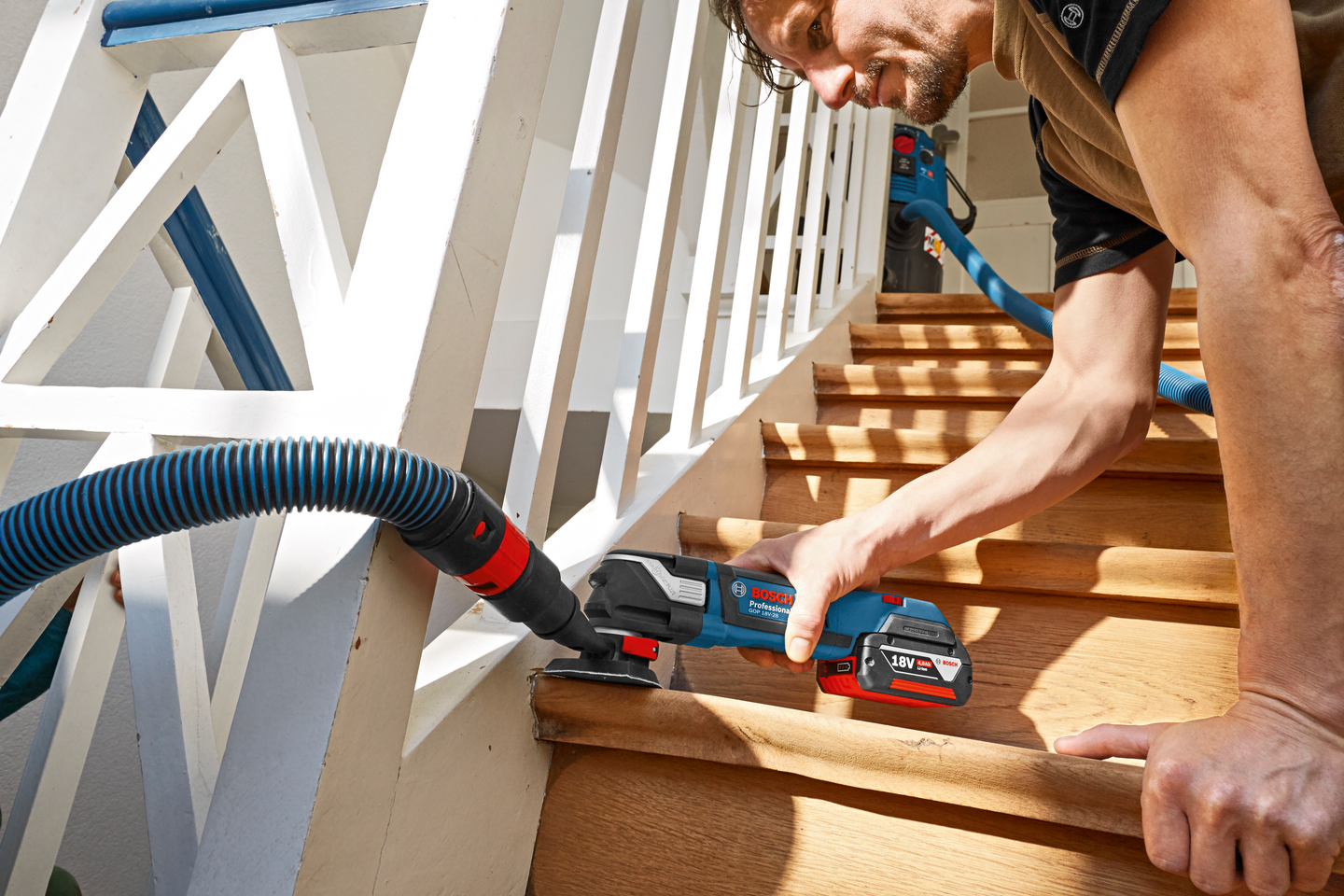 Monitoimityökalu Bosch GOP 18V-28 Solo L-BOXX