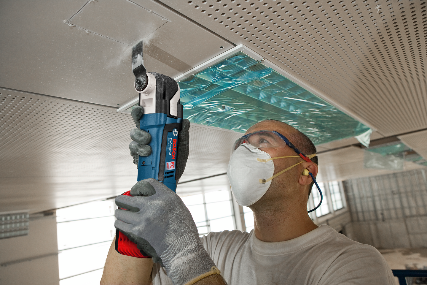 Monitoimityökalu Bosch GOP 18V-28 Solo L-BOXX