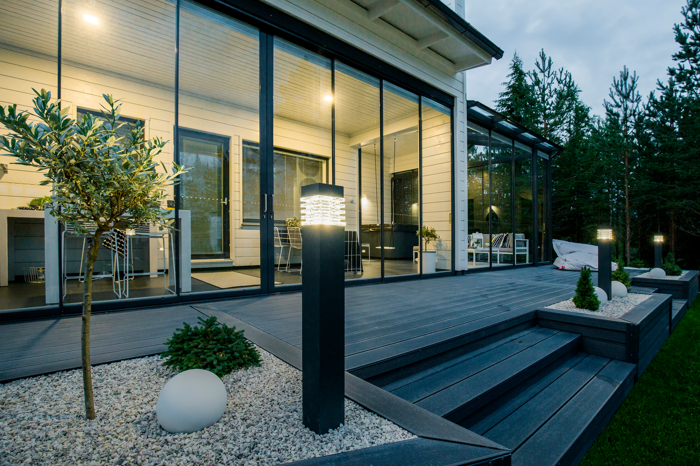 Ulkopylväsvalaisin Airam Kallio antrasiitti