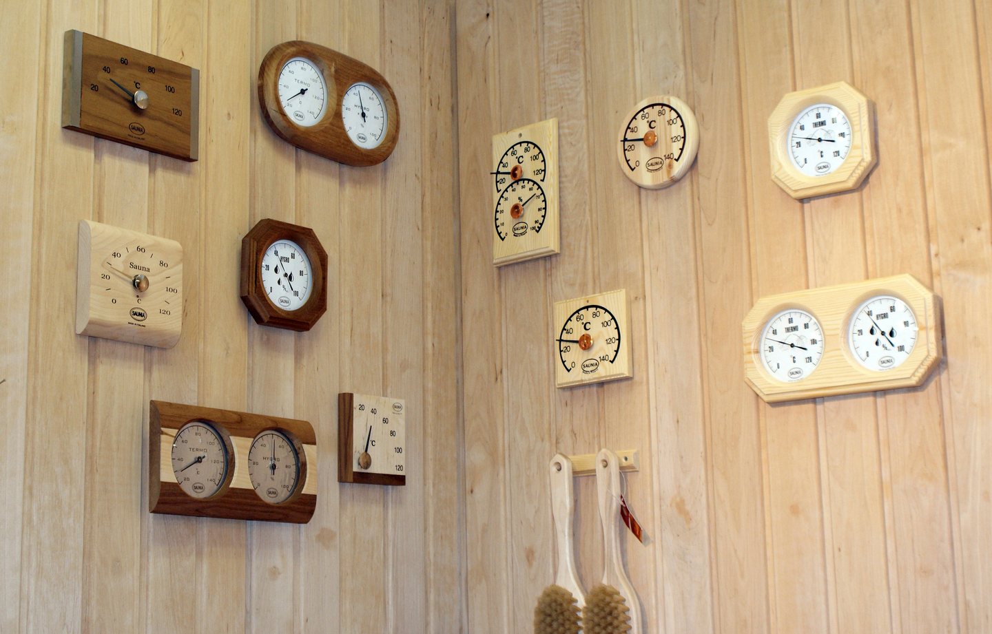 Löylymittari SAUNIA kupulasi lämpö- ja kosteusmittari mänty