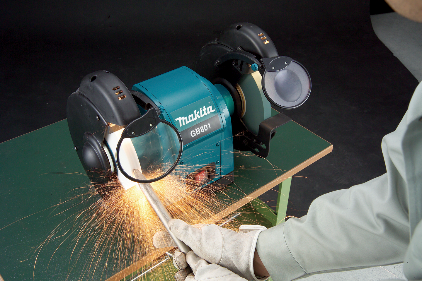 Penkkihiomakone Makita GB801 550W 2x205mm hiomakivi