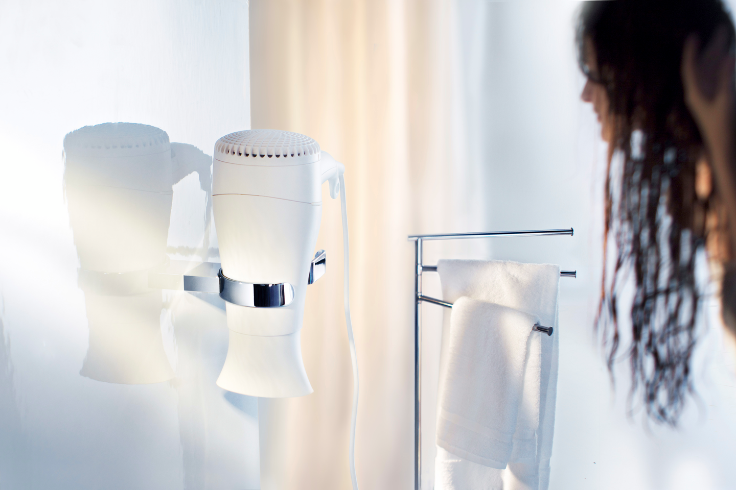 Pidike hiustenkuivaajalle Smedbo Air AK323