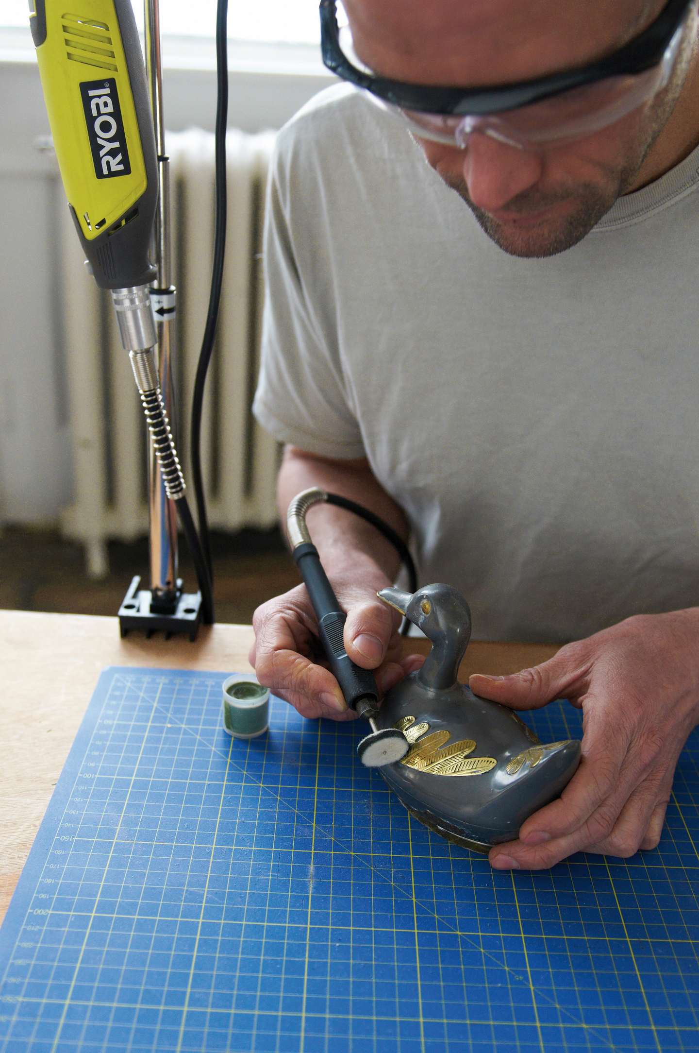 Pienoisporakone Ryobi EHT150V