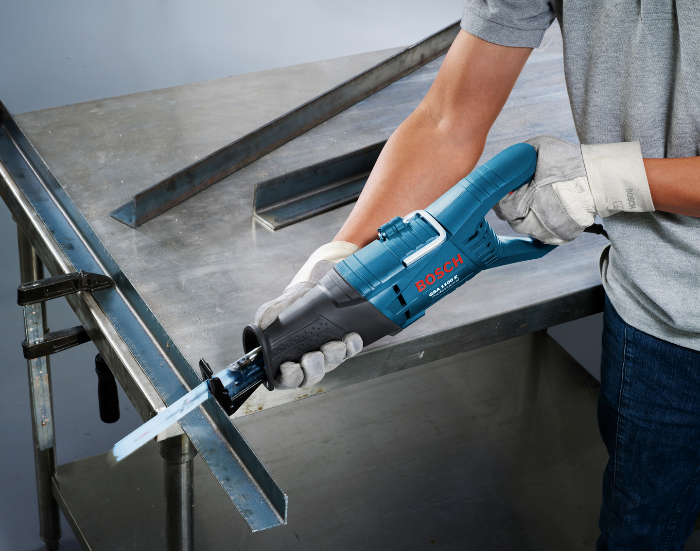 Puukkosaha Bosch GSA 1100 E