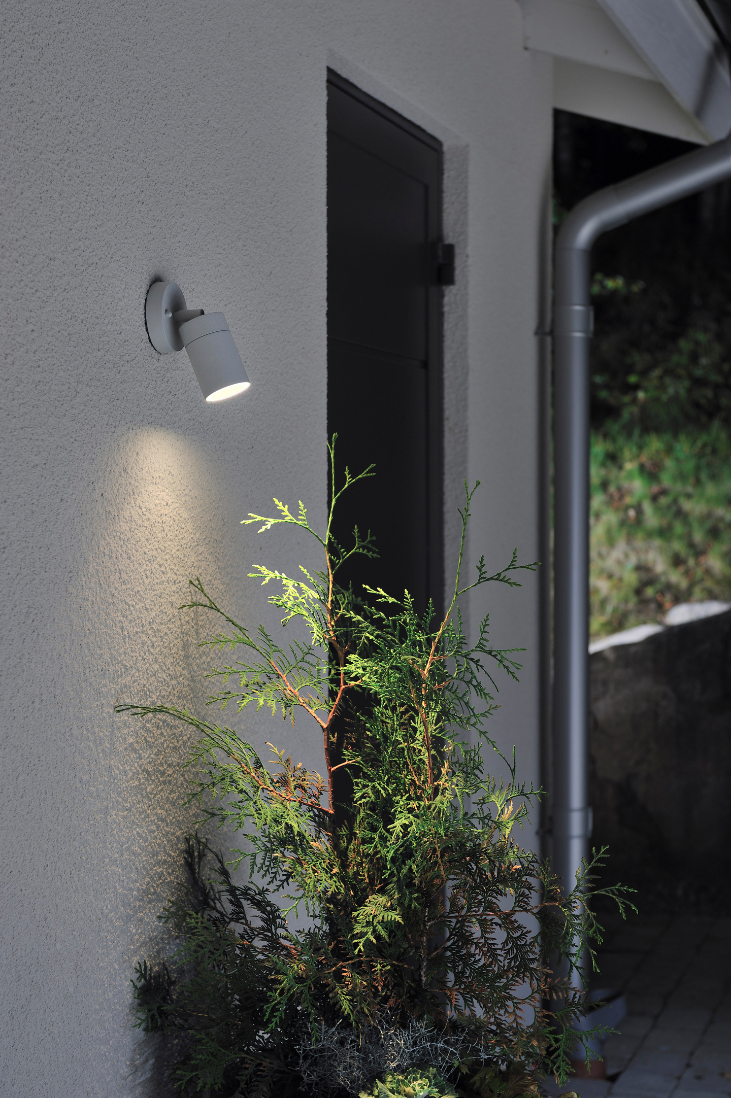 Ulkoseinävalaisin Konstsmide Modena GU10 suunnattava