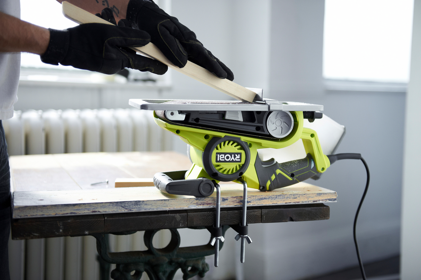 Nauhahiomakone Ryobi EBS800 800W