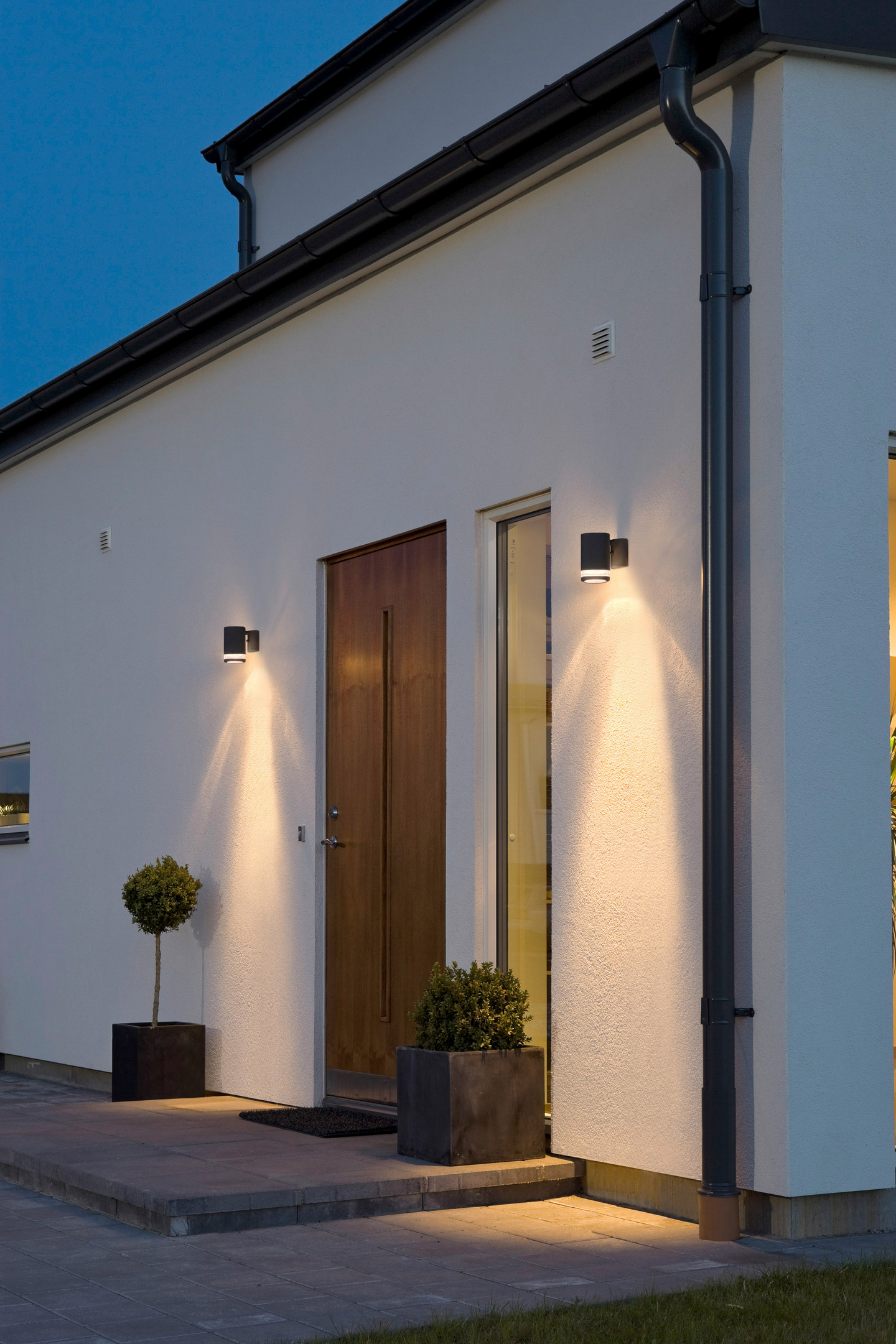 Ulkoseinävalaisin Konstsmide Modena musta GU10 IP44