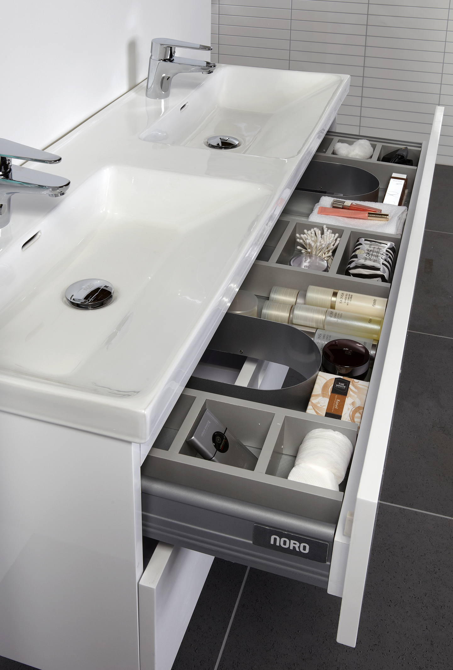 TVÄTTSTÄLL NORO RELOUNGE PORSLIN 600