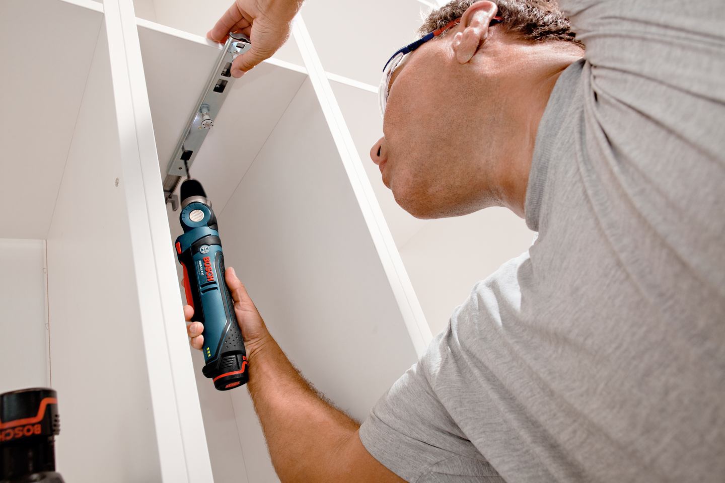 Akkukulmaporakone Bosch GWB 12V-10 2x2,0Ah L-BOXX