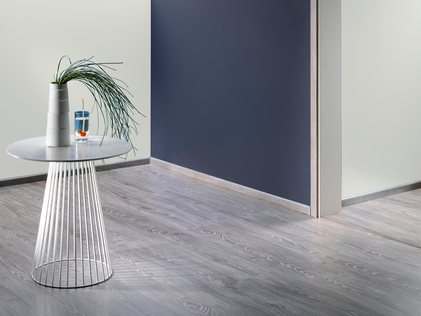 Jalkalista kulma Cello 12x42mm akaasia J2643