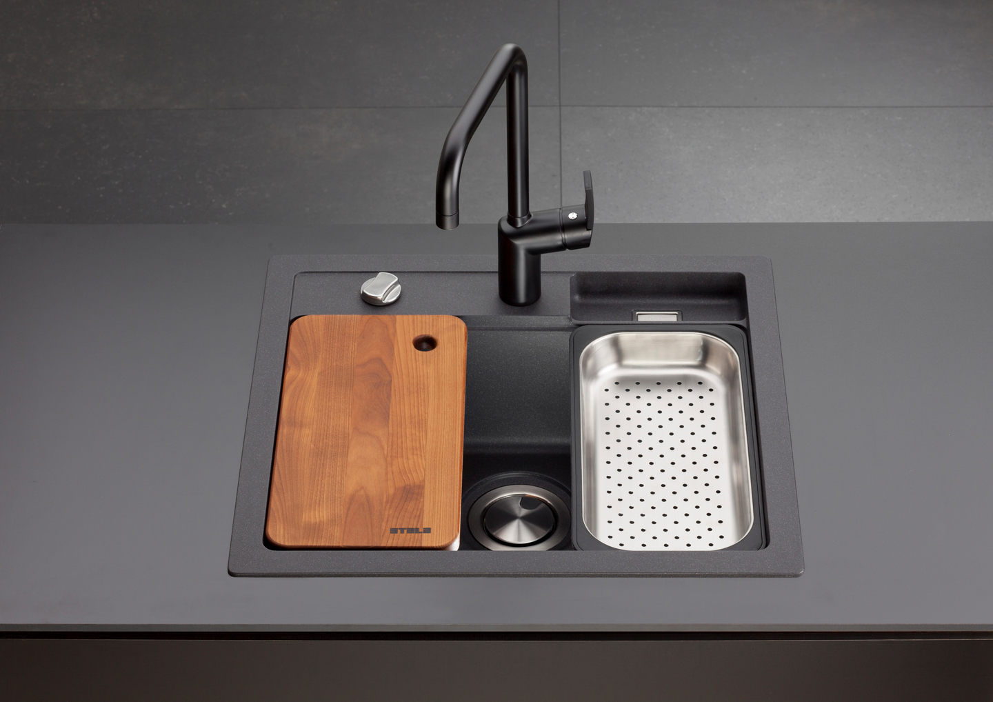 Allas Stala CEG5157B komposiitti