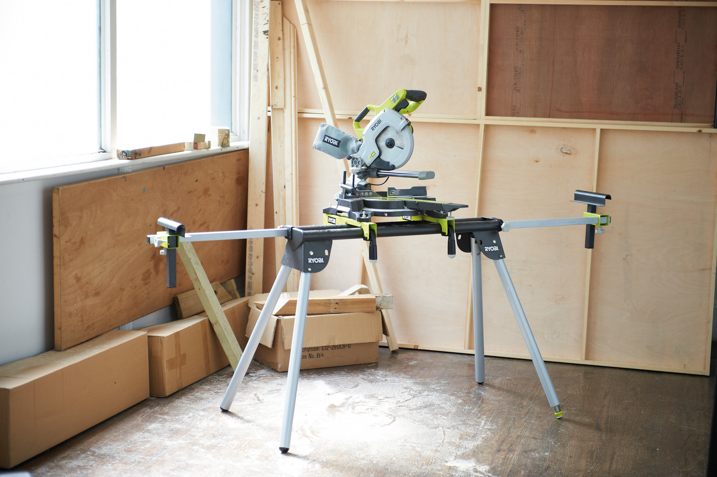 Jiirisahajalusta Ryobi RLS02