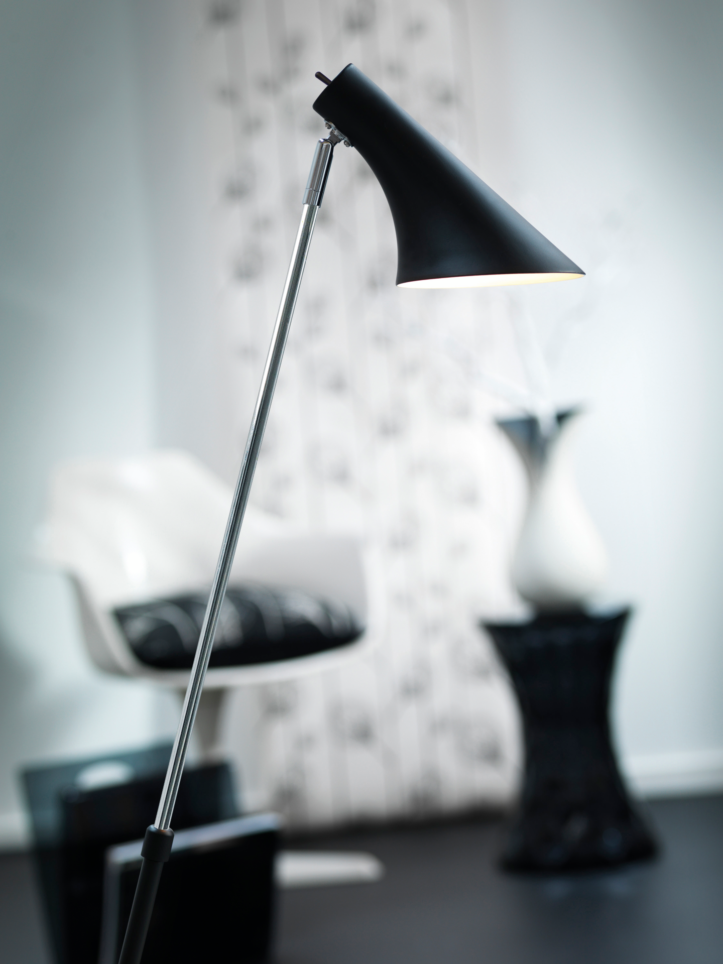 Lattiavalaisin Nordlux Vanila E14 129cm musta