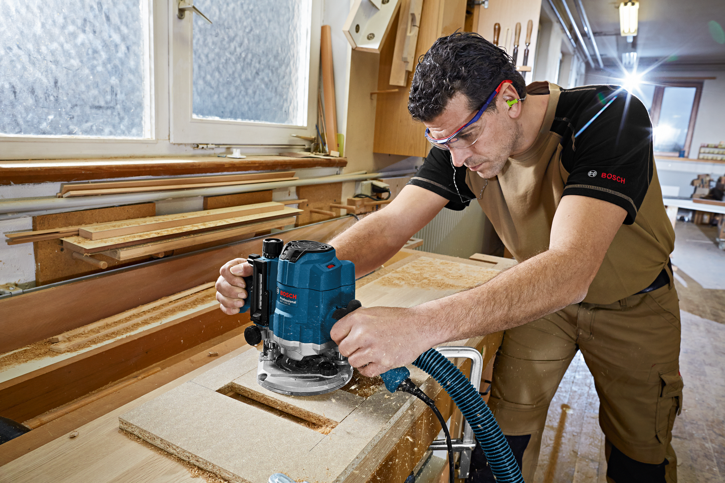 Yläjyrsin Bosch gof 1250 CE L-BOXX