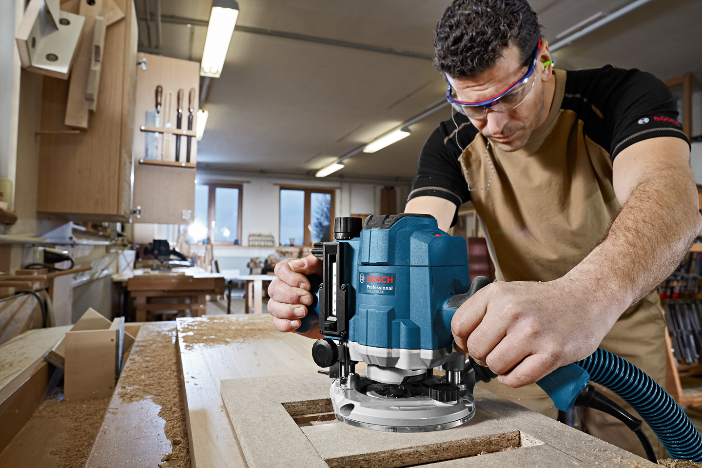 Yläjyrsin Bosch gof 1250 CE L-BOXX