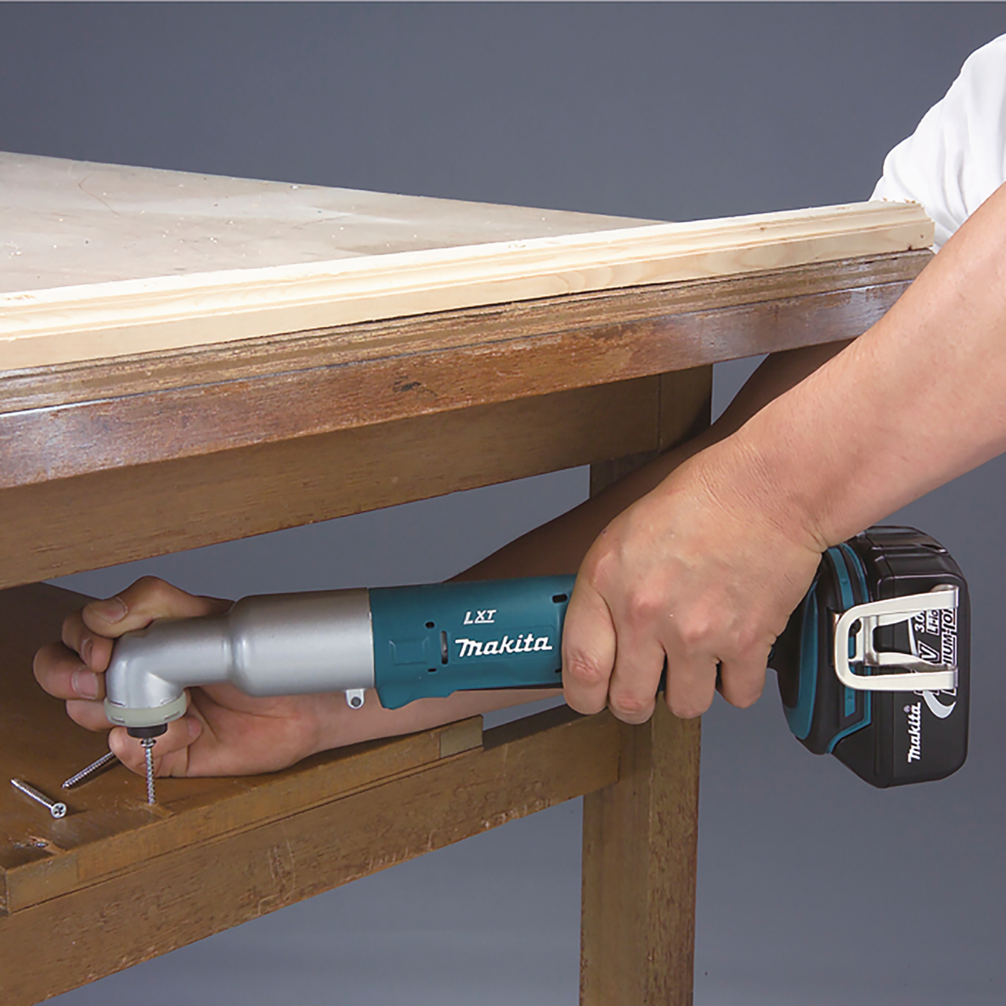 Iskevä kulmaruuvinväännin Makita DTL061Z 18V LXT runko