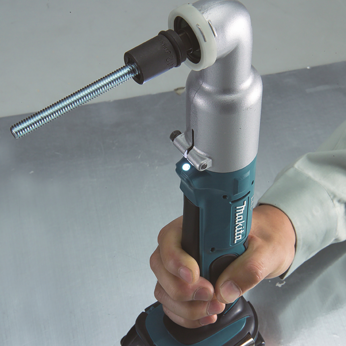 Kulmamutterinväännin Makita DTL063Z runko