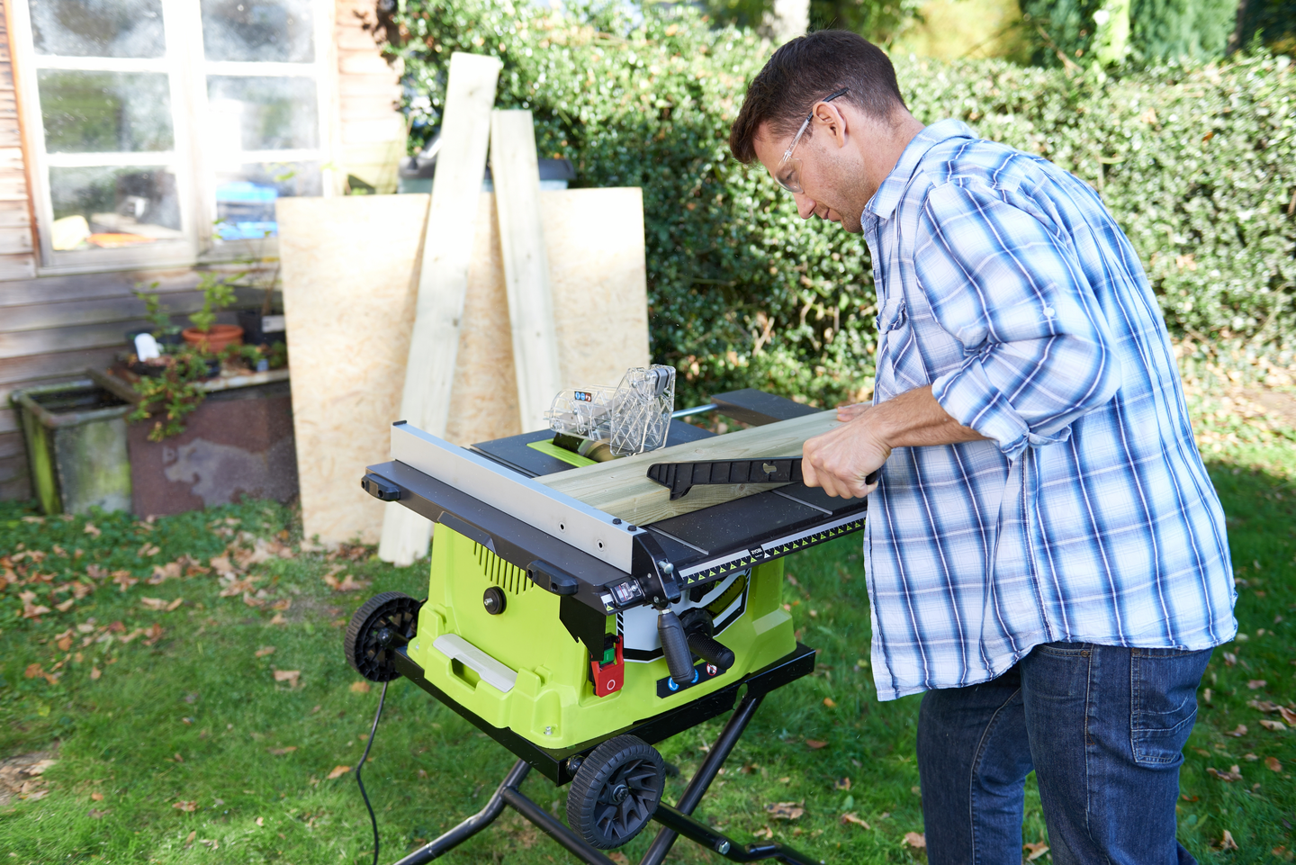 Pöytäsaha Ryobi RTS1800EF-G 1800W 254mm terä