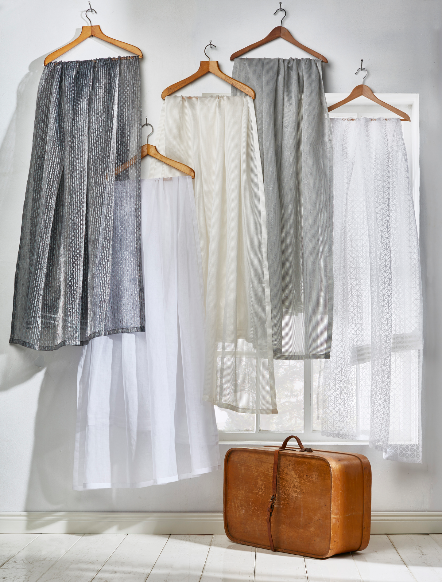 Valmisverho Cello Organza 140x250cm harmaa