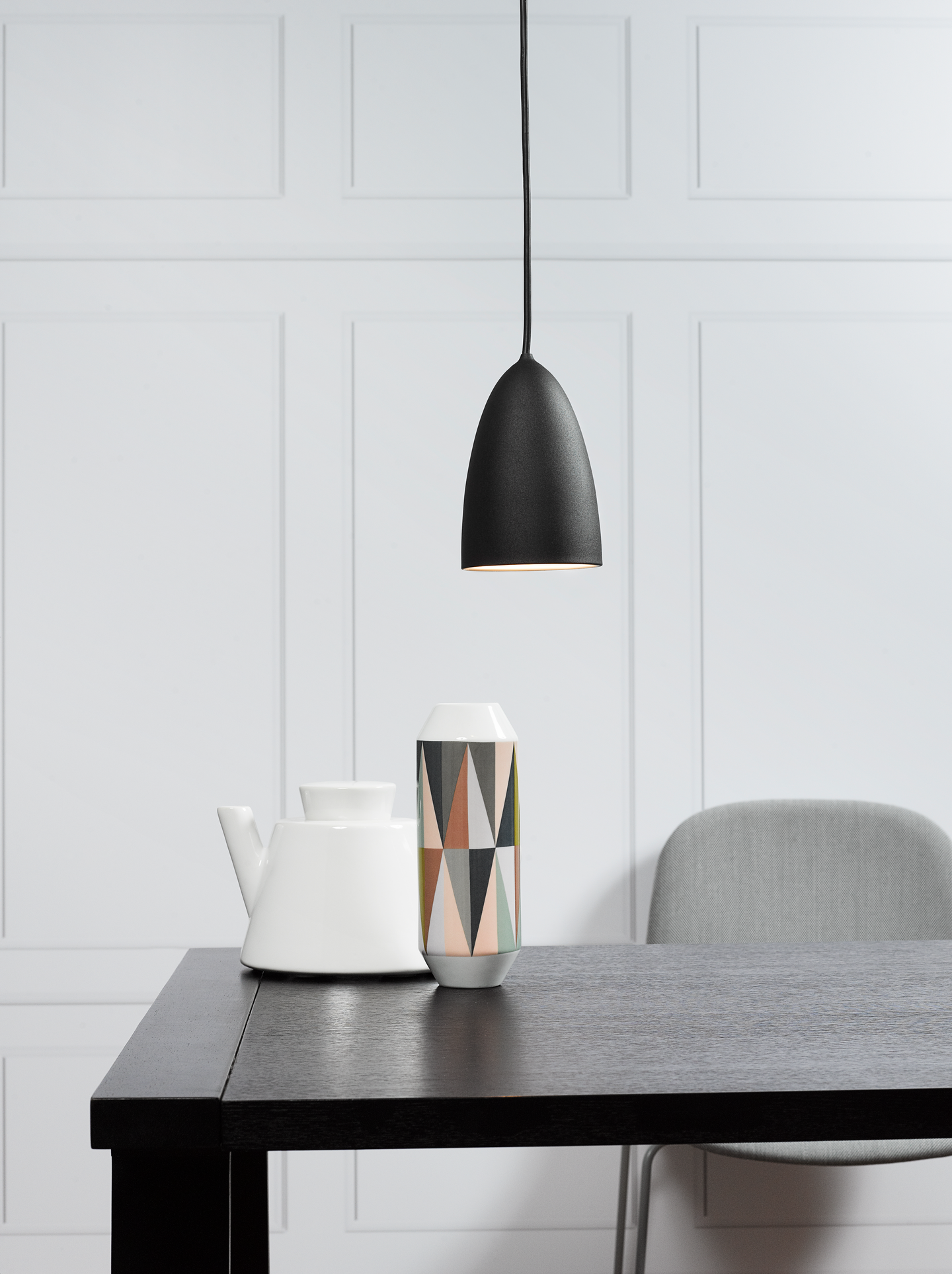 TAKLAMPA NEXUS 10 SVART LED