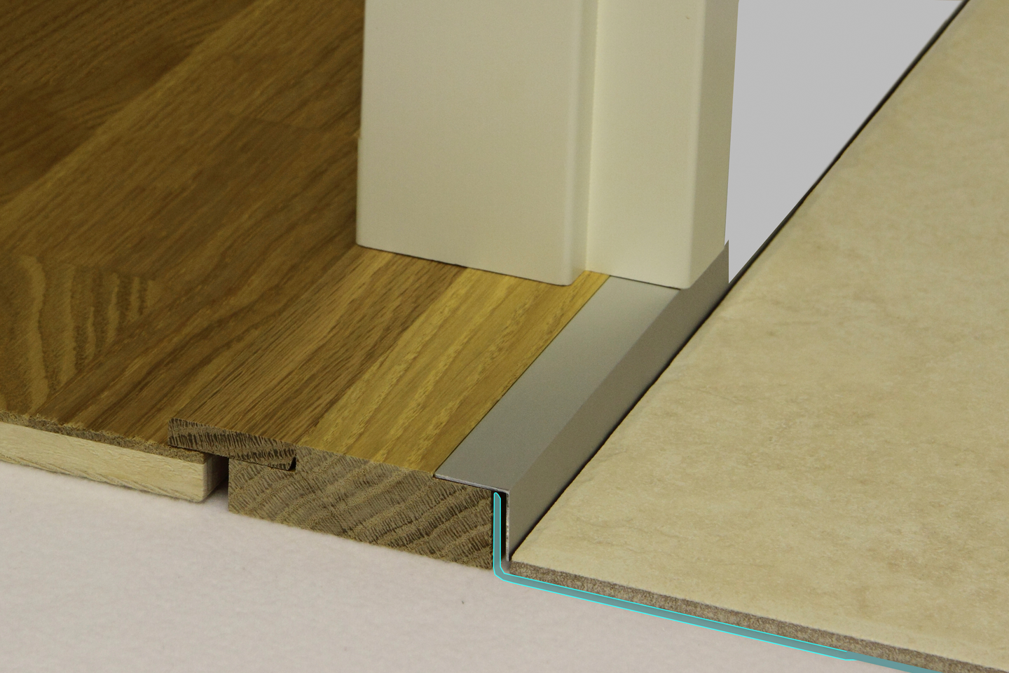 Vedeneristekynnys 23/15x92x1010 valkolakattu