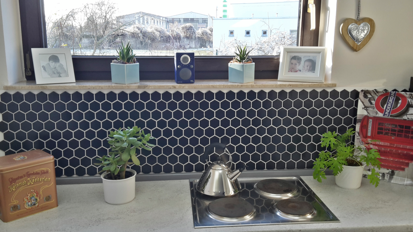 Mosaiikki Cello Hexa 5,1x5,9/32,5x28,1 musta matta 1,1m²