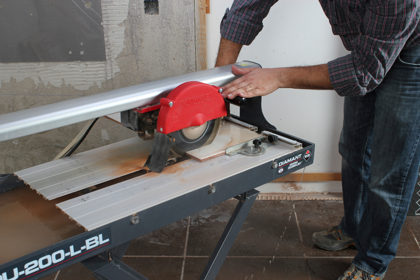 Laattasaha Rubi DU-200 EVO 650