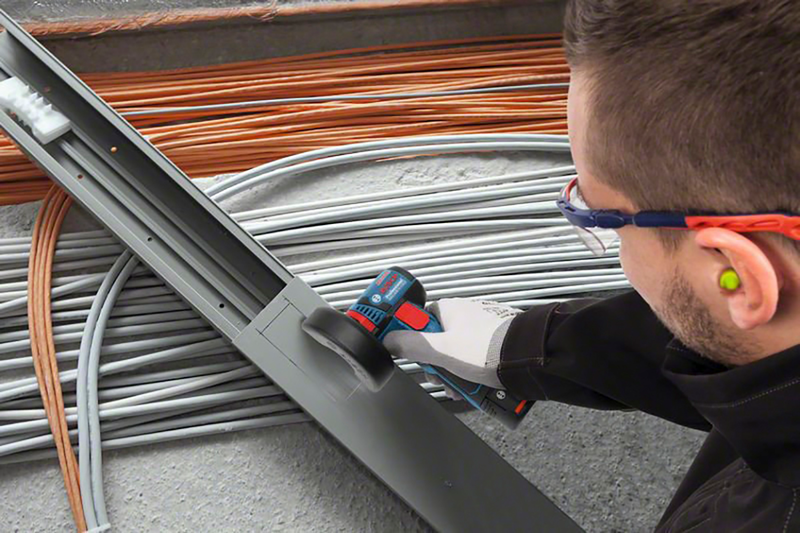 VINKELSLIP BOSCH GWS 12V-76 SOLO L-BOXX