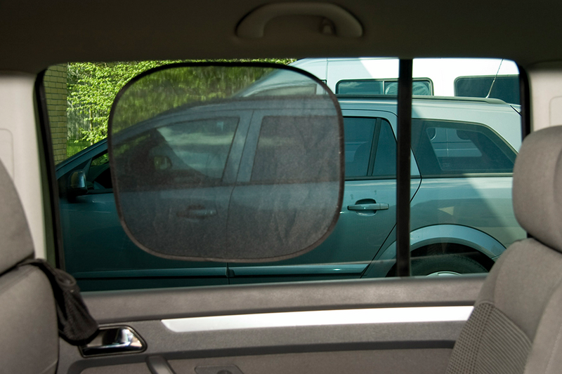 Sivuikkunaverho staattinen kiinnitys